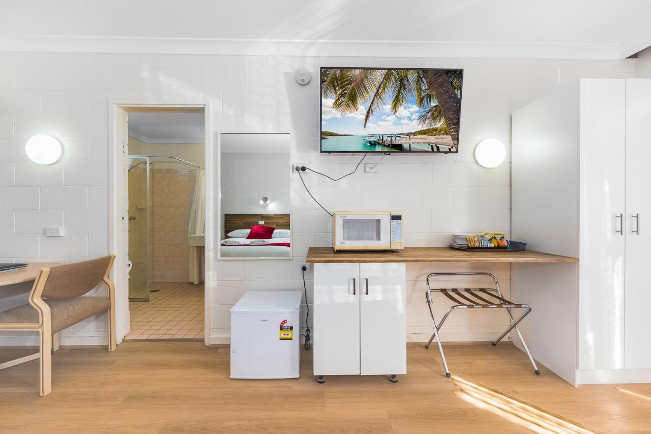 Plainsman Motel Forbes Bagian luar foto