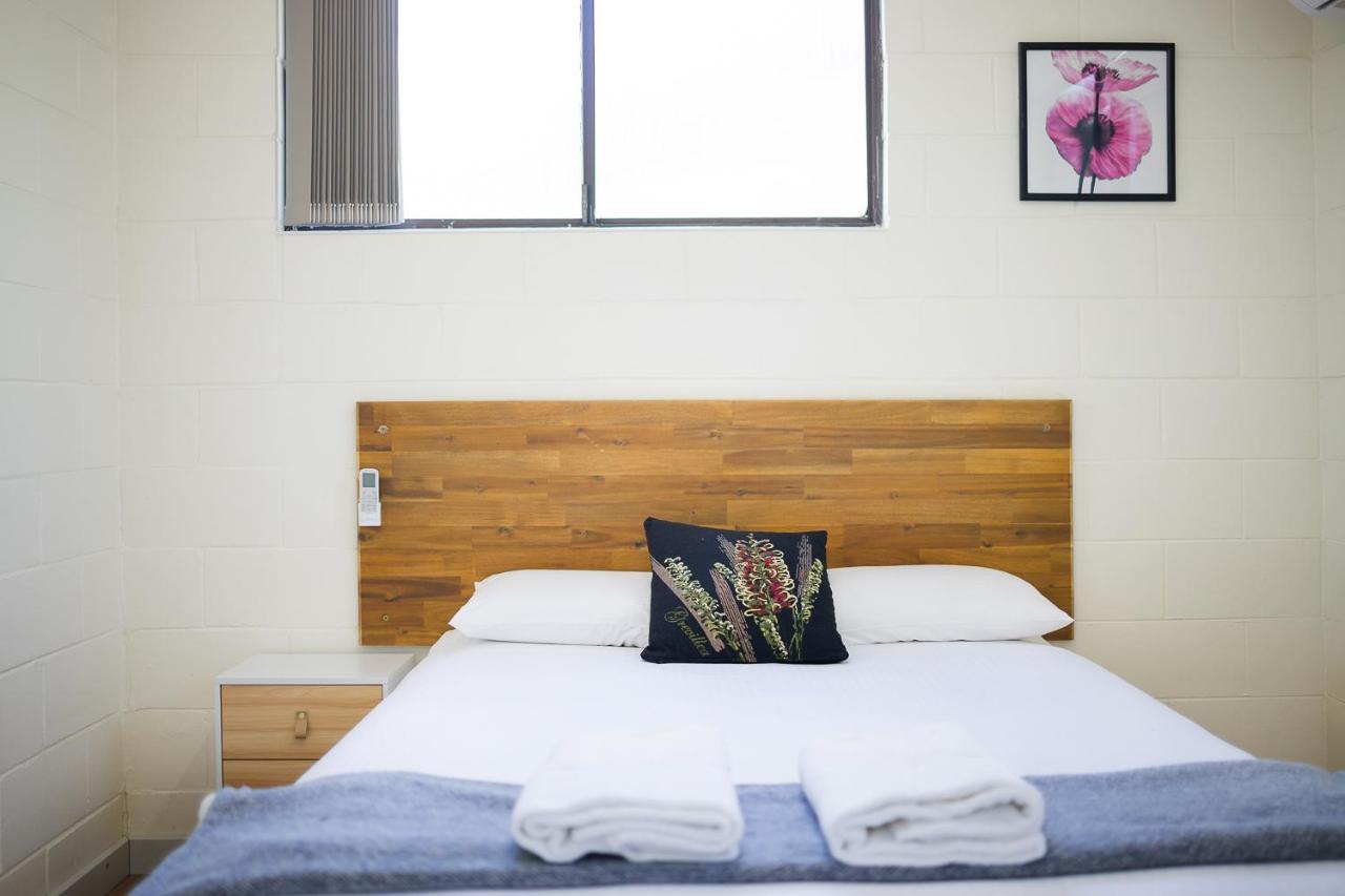 Plainsman Motel Forbes Bagian luar foto
