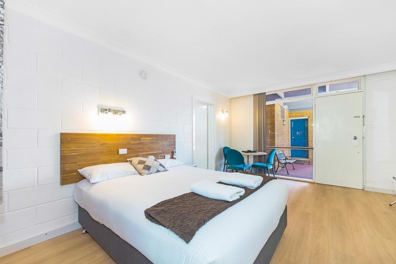 Plainsman Motel Forbes Bagian luar foto