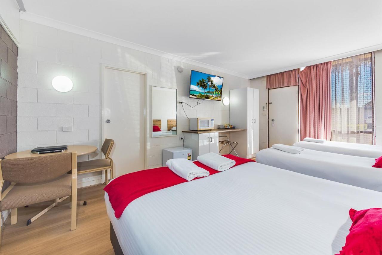 Plainsman Motel Forbes Bagian luar foto