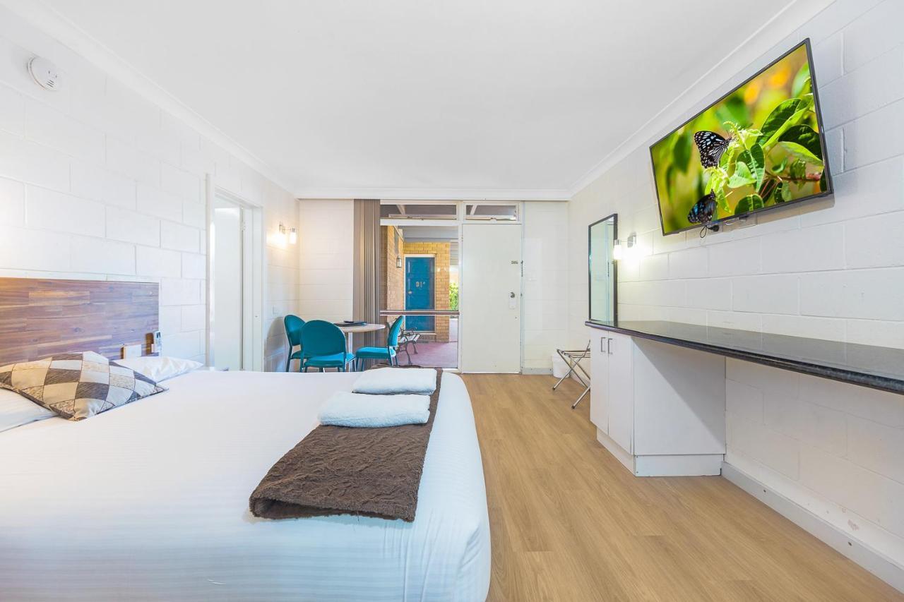 Plainsman Motel Forbes Bagian luar foto
