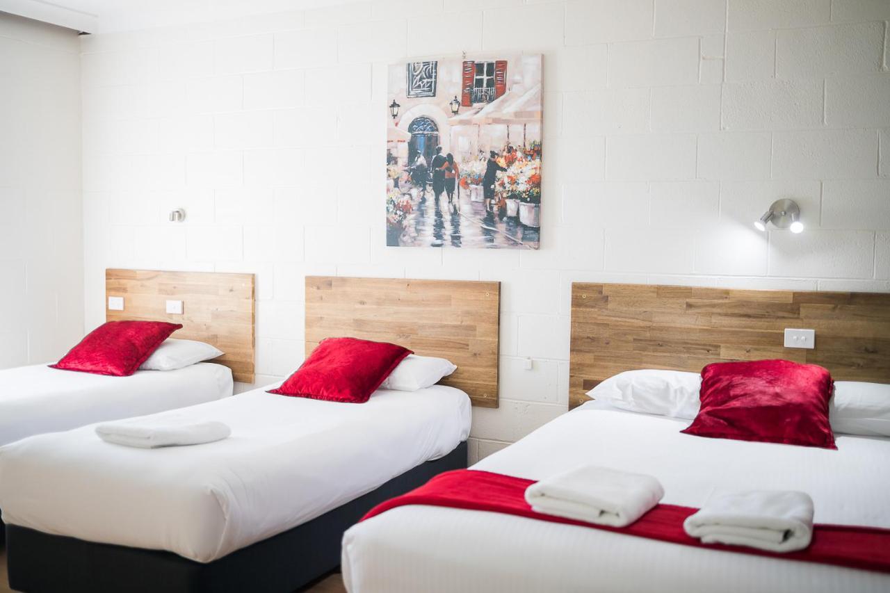 Plainsman Motel Forbes Bagian luar foto