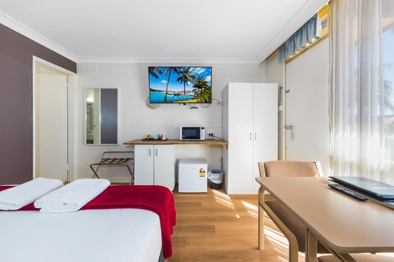 Plainsman Motel Forbes Bagian luar foto