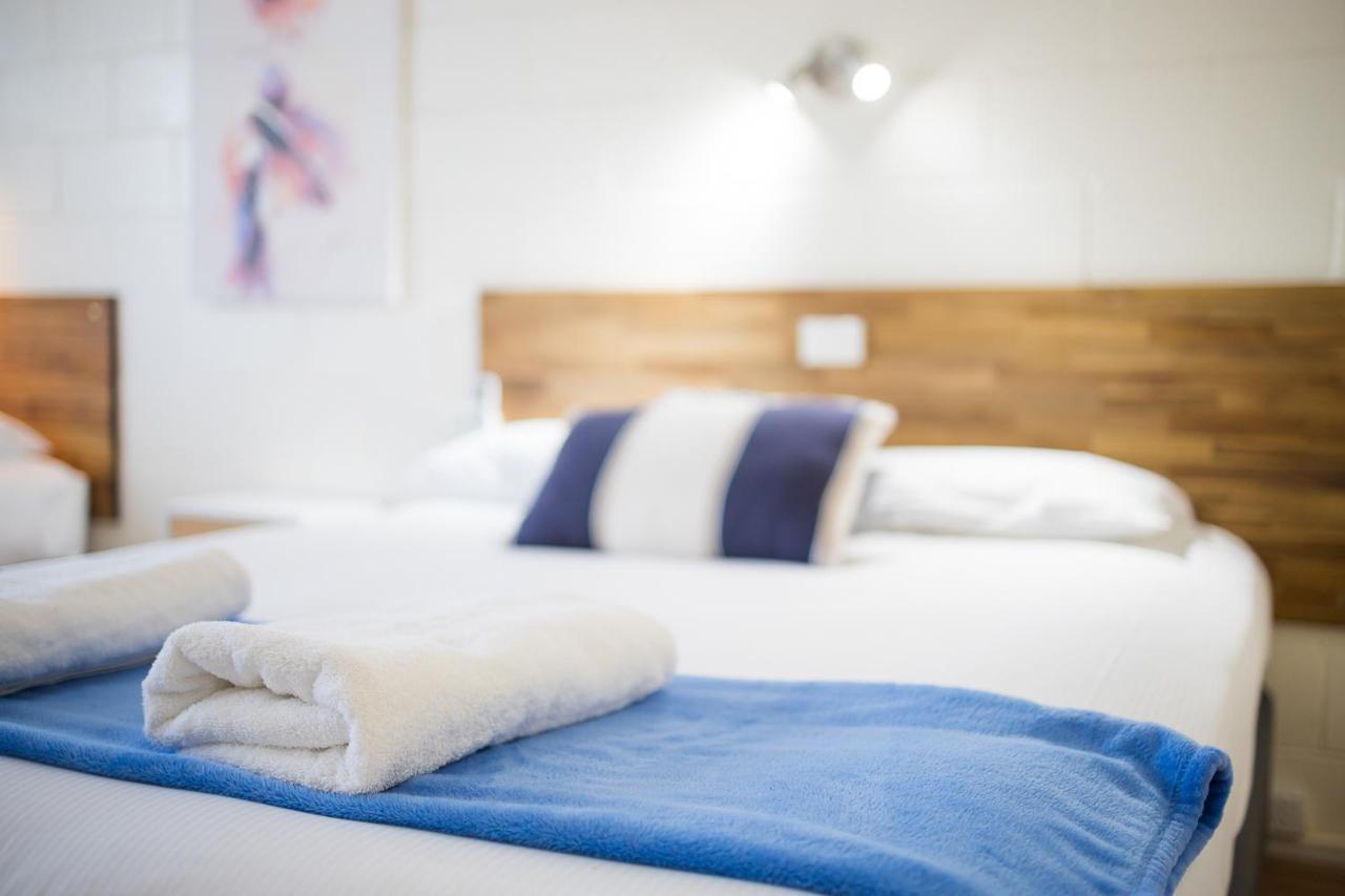 Plainsman Motel Forbes Bagian luar foto