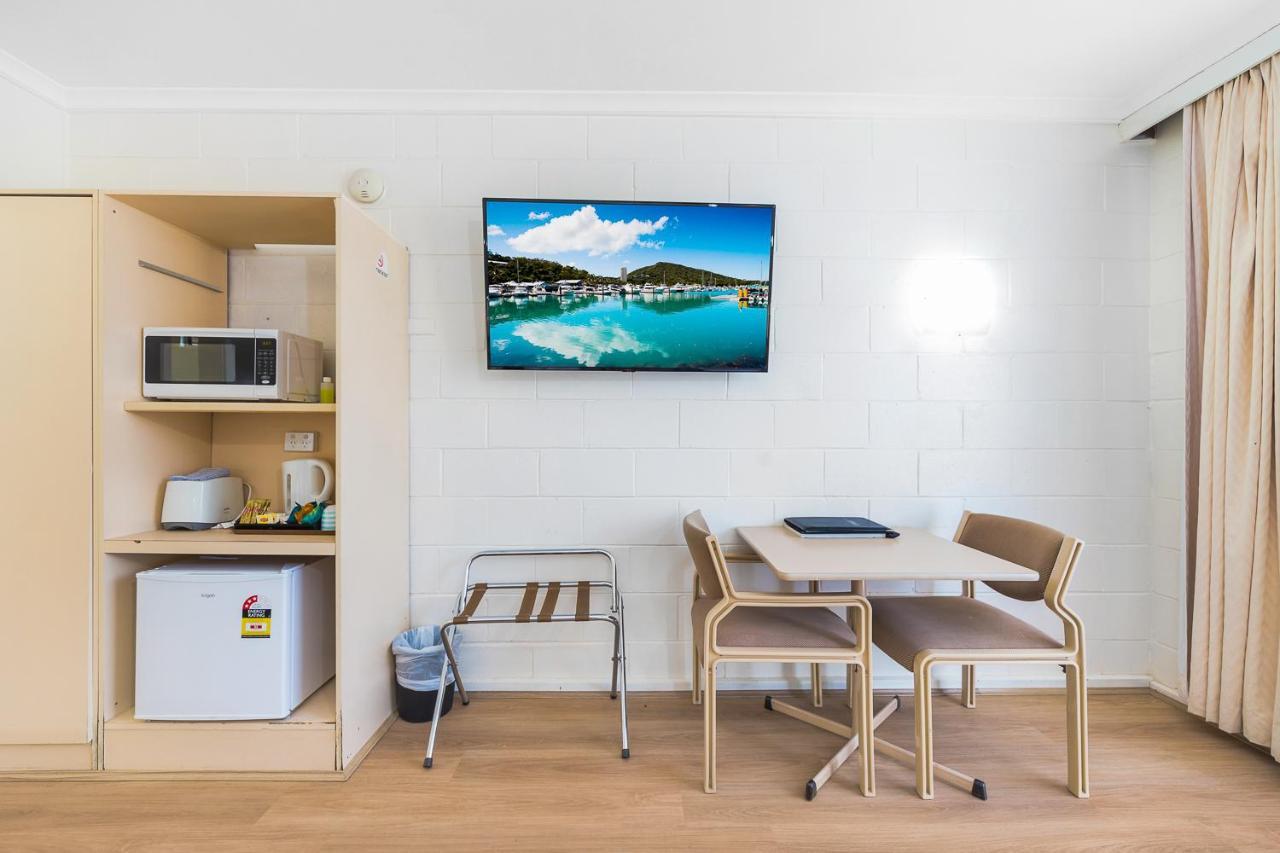 Plainsman Motel Forbes Bagian luar foto